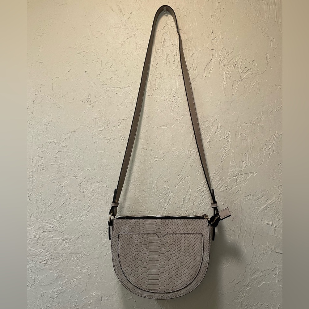 Crossbody handbag